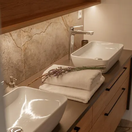 Vakantiehuis Mieta Lakeside